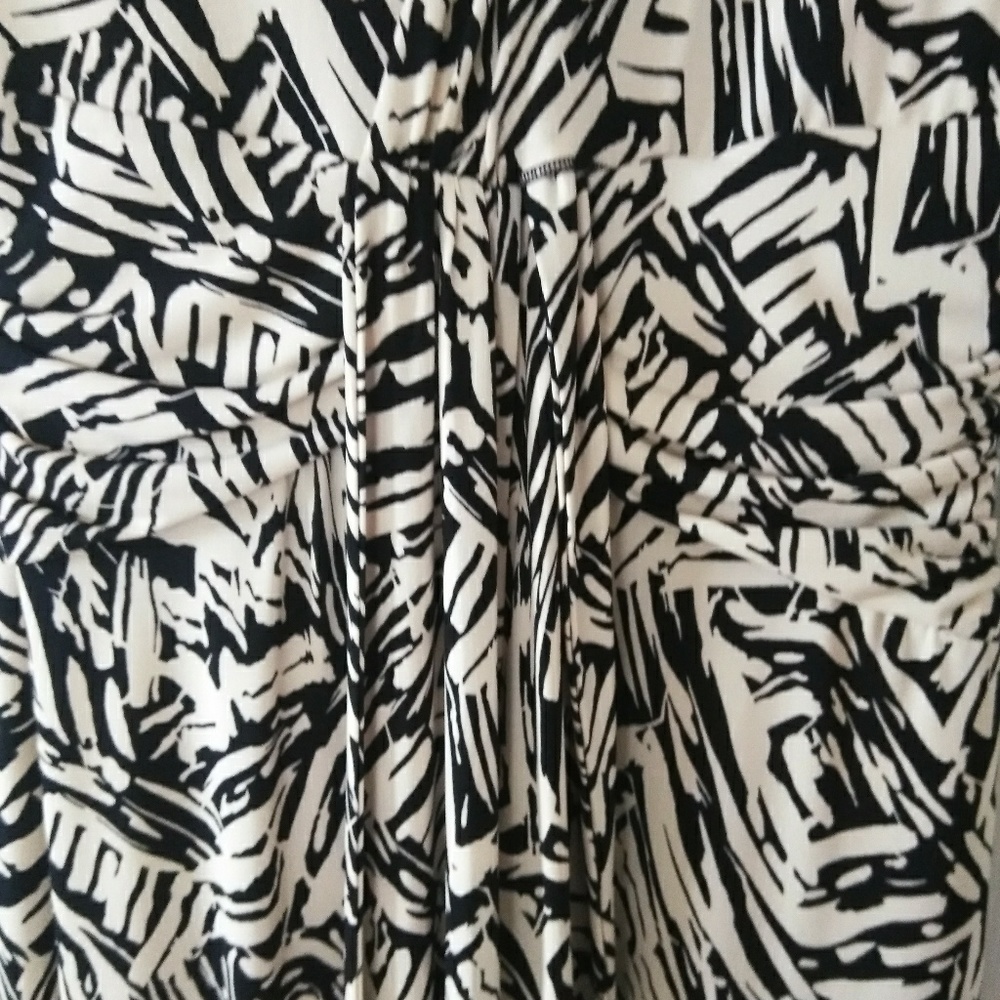 Dress - Picture 4 of 4